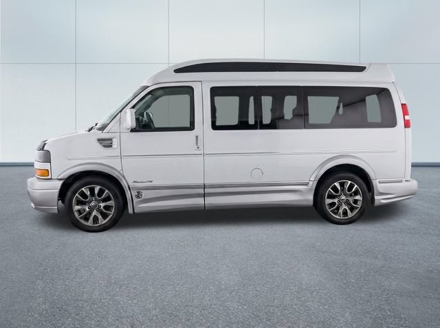 2022 GMC Savana Cargo 2500 Work Van